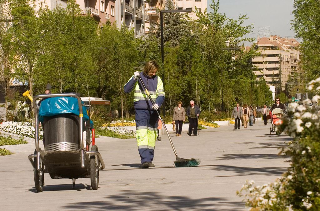 trabajadores-inagra-servicios-limpieza-granada4 - 