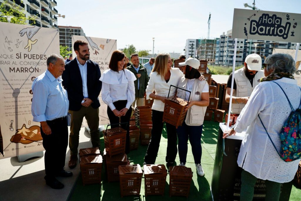 Presentación de la fracción orgánica con reparto de cubitos para uso doméstico - 