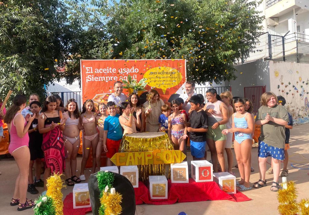 El colegio Andrés Segovia celebra su premio como ganador de la 8ª Liga Escolar de Reciclaje de Aceite - 